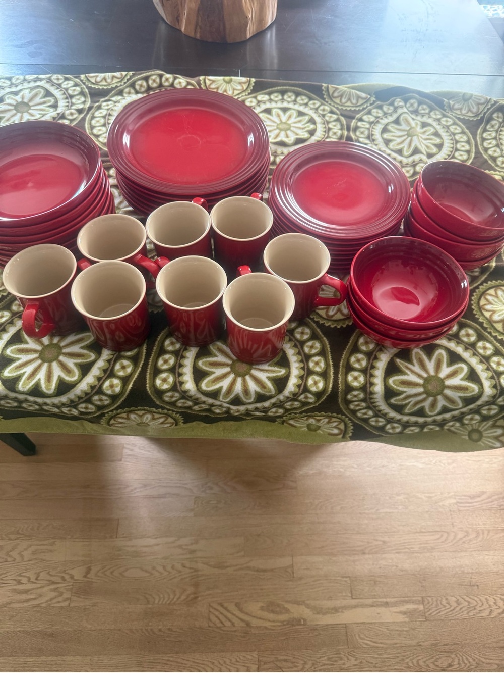 38 piece Le Creuset dinnerware set